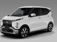 バックカメラを固定するには接着剤がいちばん