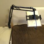 寝ながら動画鑑賞　タブレットスタンドアーム