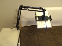 寝ながら動画鑑賞　タブレットスタンドアーム